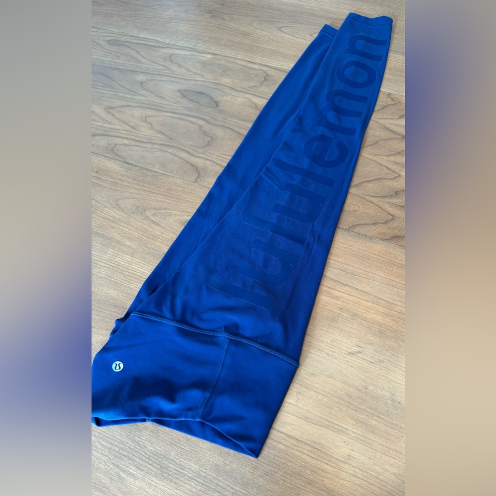 Lululemon Align High Rise Graphic Leggings in Night Sea Size 2